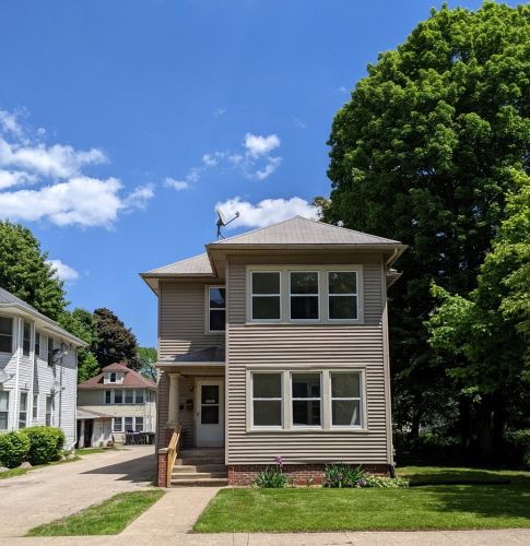 517 Genesee St, Waukegan, IL 60085-4036