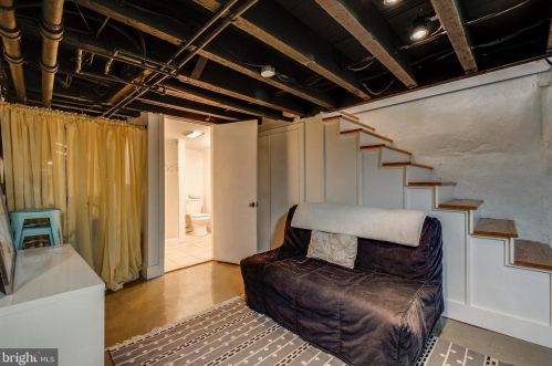 1325 Berks St, Philadelphia PA 19131-3215 exterior