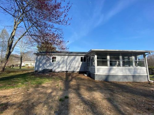 10 Cobblers Ct, Niantic CT  06357-1310 exterior