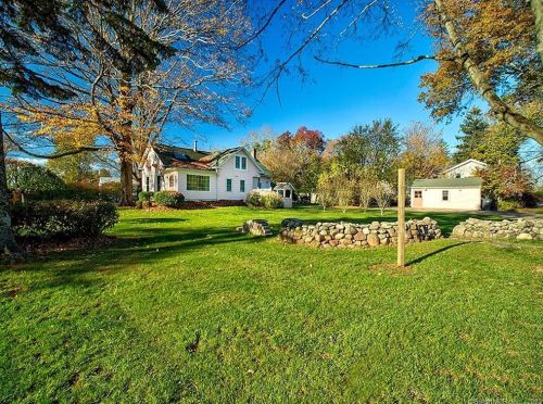 114 Spring St, Cheshire CT  06410-2720 exterior