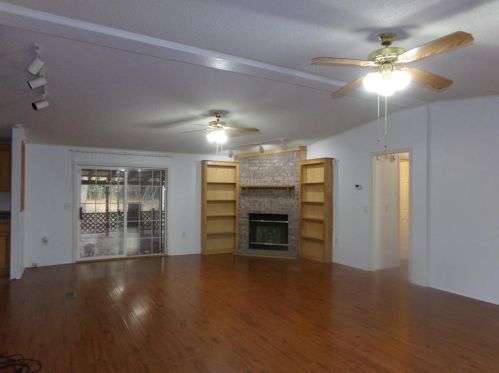 317 Gruetzner Ln, Webberville, TX 78621-5512