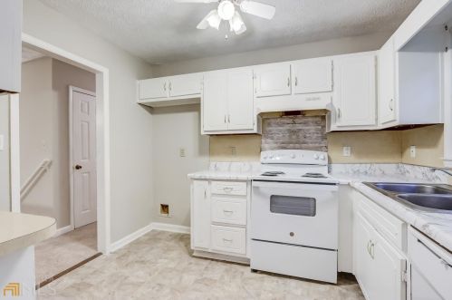 557 Oglesby Bridge Rd, Conyers GA  30094-4145 exterior