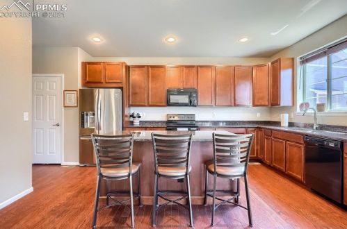26840 Roxbury Pl, Denver CO  80016-7527 exterior
