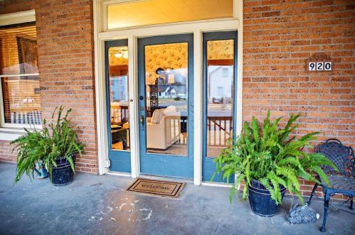 920 Main St, Bonham, TX 75418-3726