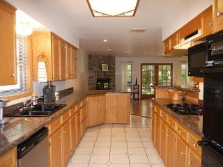 2419 Willowby Dr, Houston TX  77008-3058 exterior