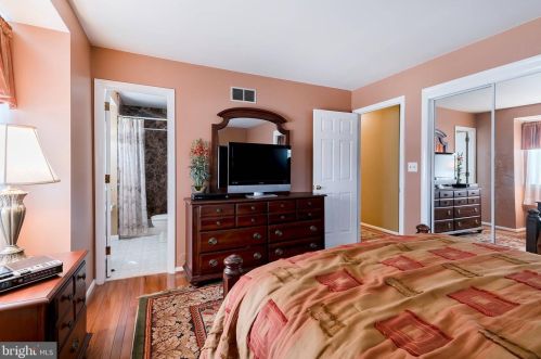 303 Devon Dr, Lancaster PA  17603-4609 exterior