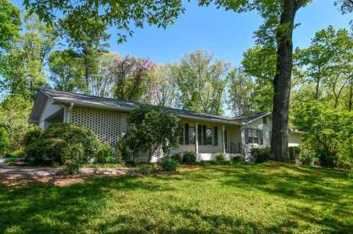 849 Church St, Cleveland, GA 30528-1044
