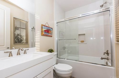 18 Shadybend, Irvine CA  92602-0844 exterior