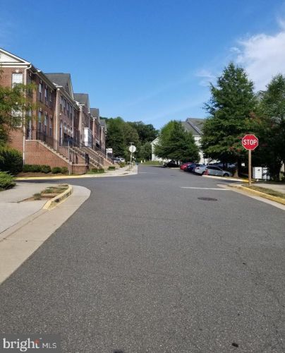 8234 Gunston Commons Way, Lorton, VA 22079-5027