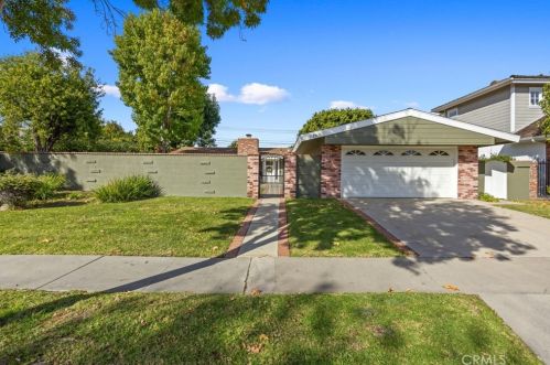 3241 Kenilworth Dr, Los Alamitos, CA 90720-3837