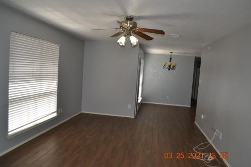 1724 Old Creek Dr, Richmond, TX 77471-5570