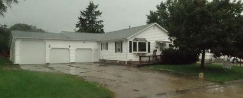 627 Chestnut St, Monticello IA  52310-1925 exterior