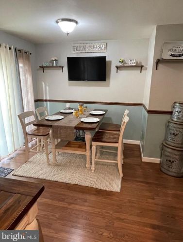 72 Coachlight Dr, Erial, NJ 08081-5609