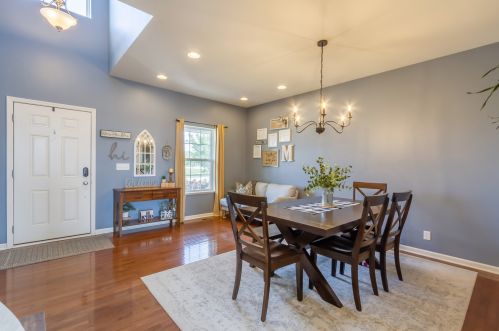 1490 Bristol Dr, Pingree Grove, IL 60140-9031