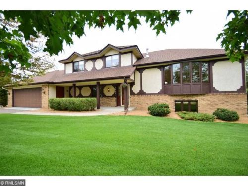 2602 Rodeo Dr, Minneapolis, MN 55449-5904