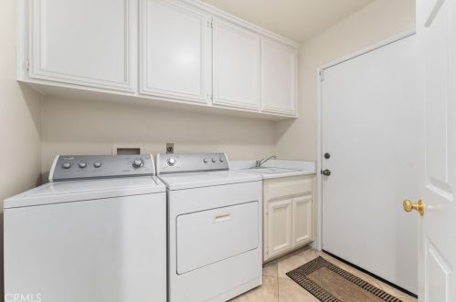 405 Laureltree Dr, Anaheim CA  92808-1648 exterior