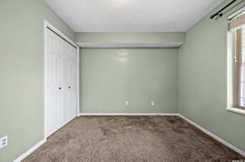 9229 Jefferson Cv, Sandy UT exterior