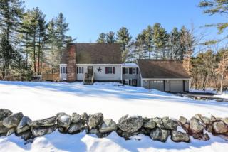 7 Alan Cir, Londonderry, NH 03053-3132