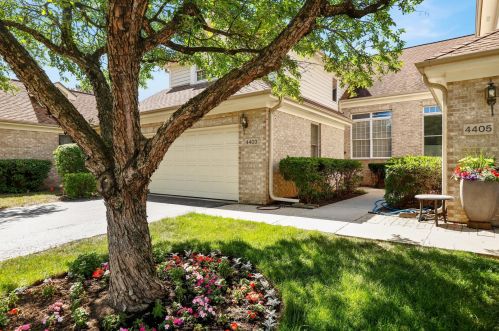 4403 Ivy Dr, Glenview, IL 60026-1062