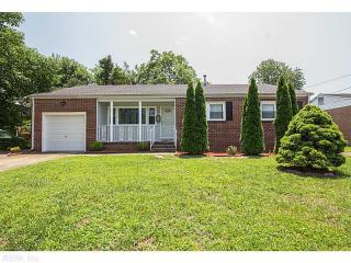 150 Pamela Dr, Hampton VA  23666-4623 exterior