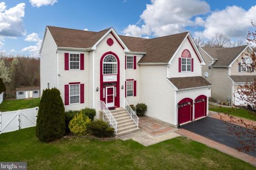 5 Clement Ct, Columbus, NJ 08022-2346