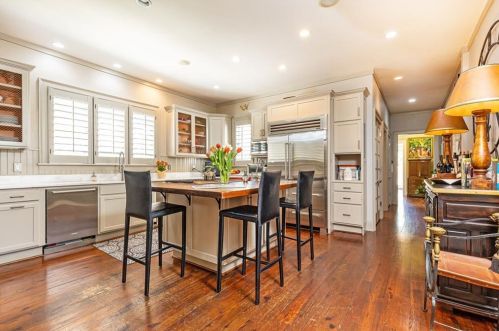 3119 Habersham Rd, Atlanta GA  30305-2939 exterior