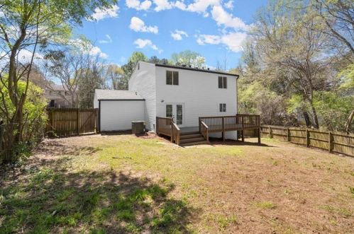 3366 Creekwood Dr, Rex GA 30273-2115 exterior