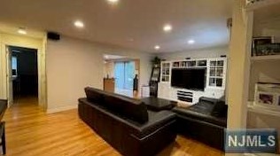 225 Howland Ave, River Edge, NJ 07661-1739