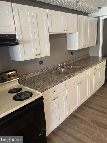1851 Whitehall St, Harrisburg, PA 17103-2556