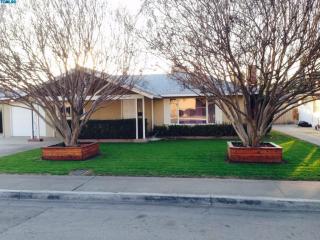 1217 Divisadero St, Visalia, CA 93277-4517