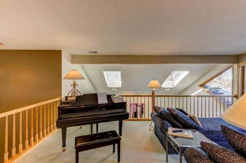 902 Highview Cir, Saint Paul MN  55118-3687 exterior