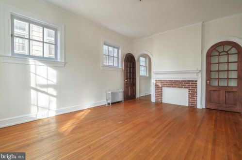 437 Carlisle St, Hanover PA 17331-2188 exterior