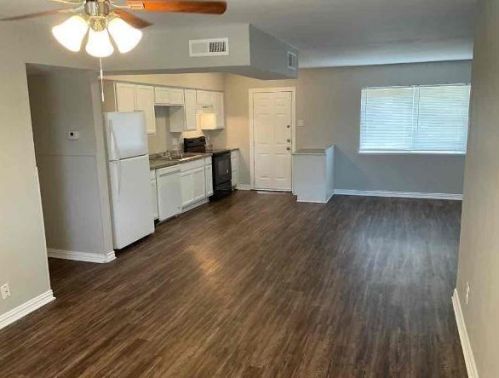 4013 Commonwealth Dr, Garland TX  75043-2429 exterior