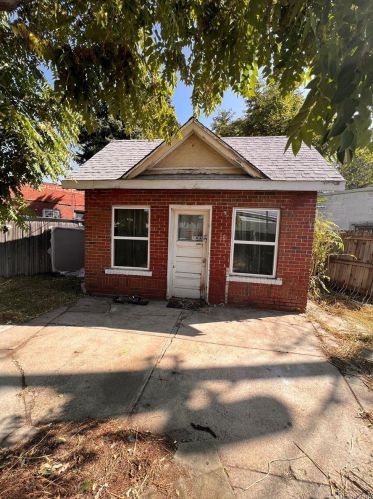 20 45th Ave, Denver, CO 80216-3505