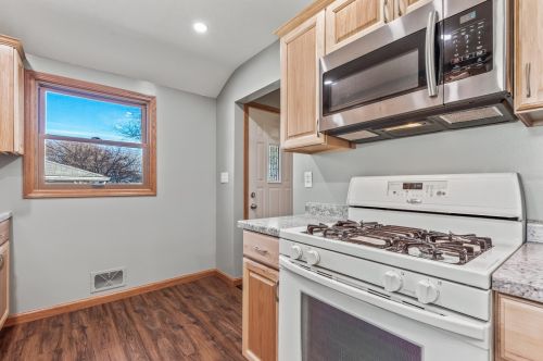 261 Gresham Ave, Saint Paul MN  55128-3916 exterior