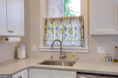 624 Pne St, Lancaster PA  17603-2824 exterior