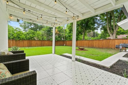 3813 Kelvin Ave, Fort Worth TX  76133-2947 exterior