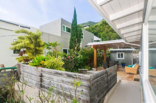 936 Hao St, Honolulu HI  96821-1623 exterior