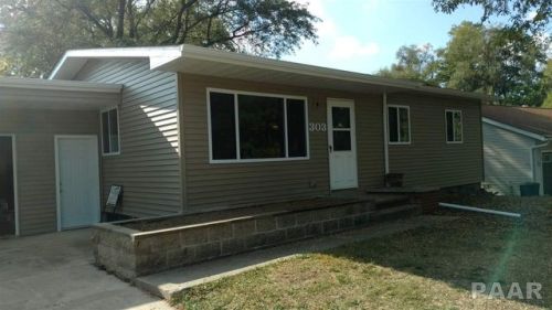 303 Bess St, Beverly Manor, IL 61571-3008
