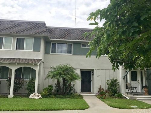 4223 Larwin Ave, Cypress, CA 90630-4147