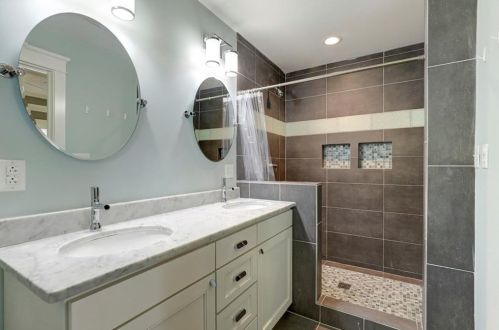 6405 Bridgewood Valley Rd, Atlanta GA  30328-2903 exterior