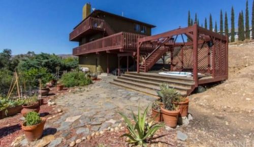 1319 Gonzales Rd, Simi Valley CA exterior