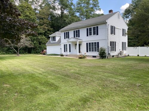 61 Arch St, Unionville, CT 06013-1519