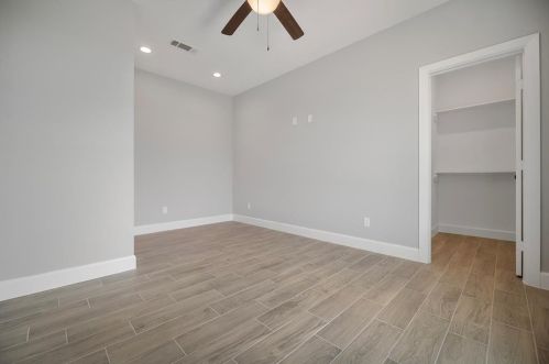 620 Longhorn Trl, Angleton TX 77515-9623 exterior