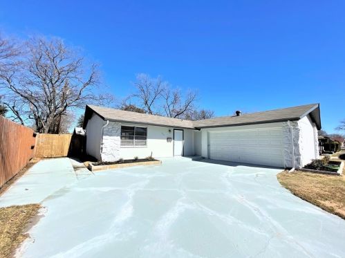 1221 Fairmont St, Irving TX  75062-6653 exterior