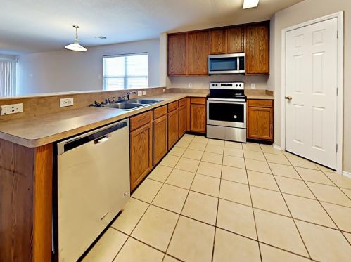 1068 Appaloosa Cir, Fort Worth TX  76179-2322 exterior