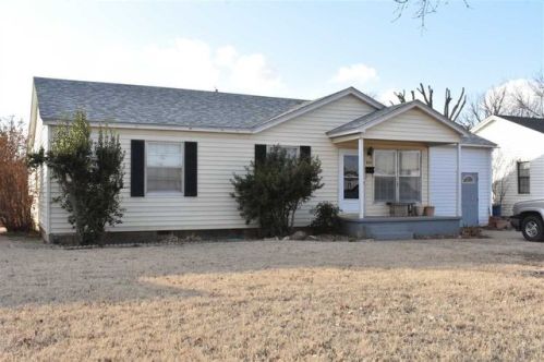 805 8th St, Fairview OK  73737-1015 exterior