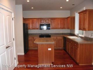 13901 Eastridge St, Portland OR  97236-6631 exterior