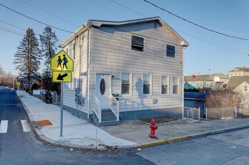 2 Yolande Pl, Woonsocket, RI 02895-2225