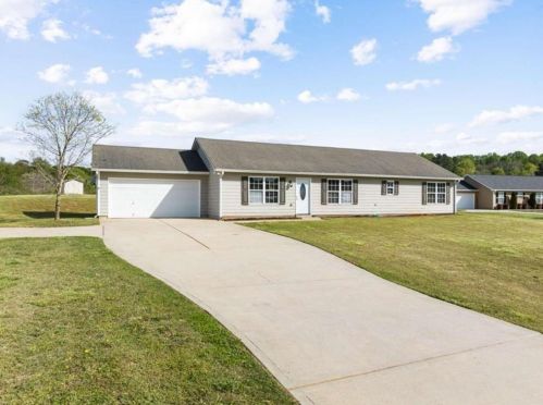 242 Grandview Dr, Jefferson, GA 30549-3755